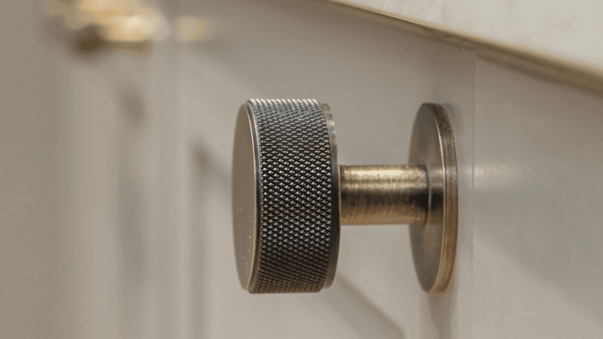 Kitchen with modern knurled texture knob handle