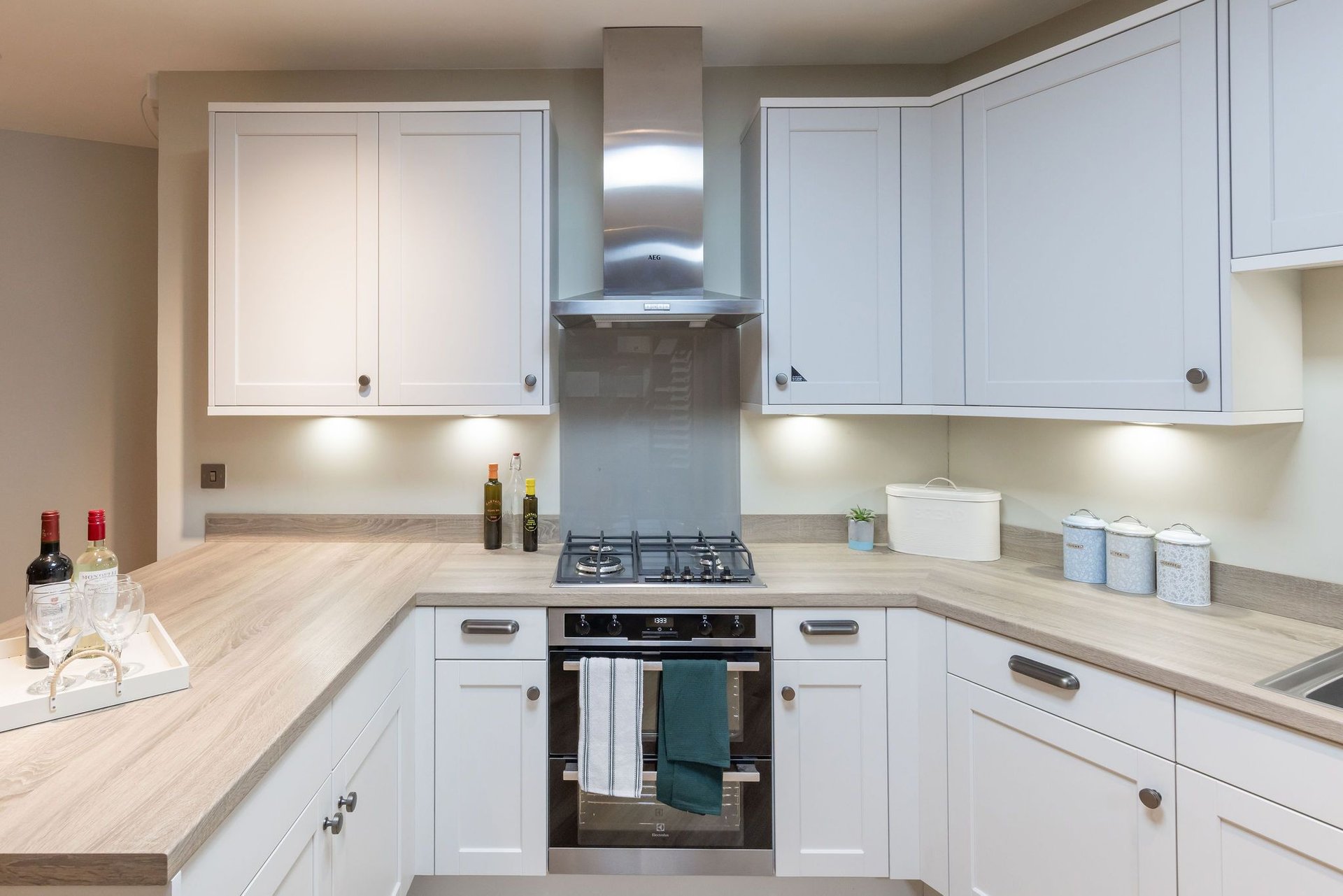 Kitchen with Jefferson shaker doors and appliances